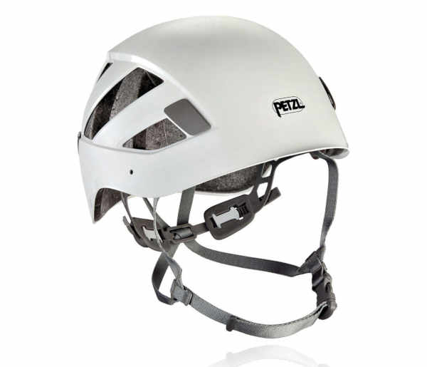 casco petzl boreo para vía ferrata utilizado por morella aventura